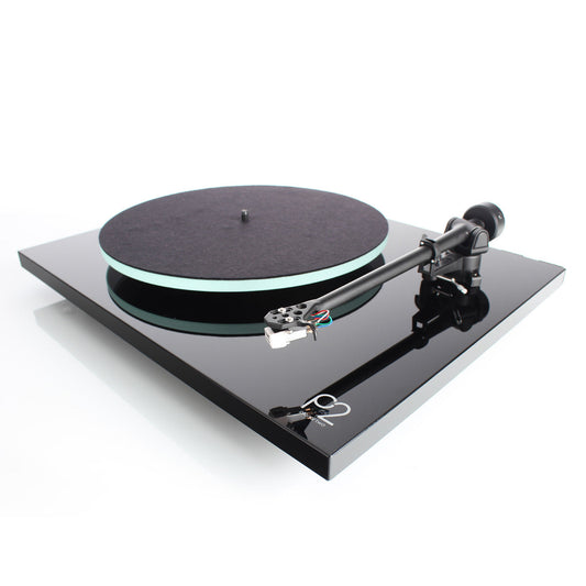 Rega Planar 2 Turntable with Premounted Carbon MM Cartridge (Gloss Black)