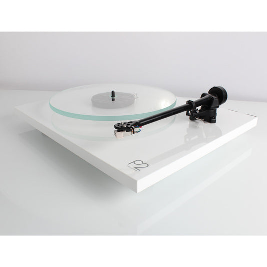 Rega Planar 2 Turntable with Premounted Carbon MM Cartridge (Gloss White)