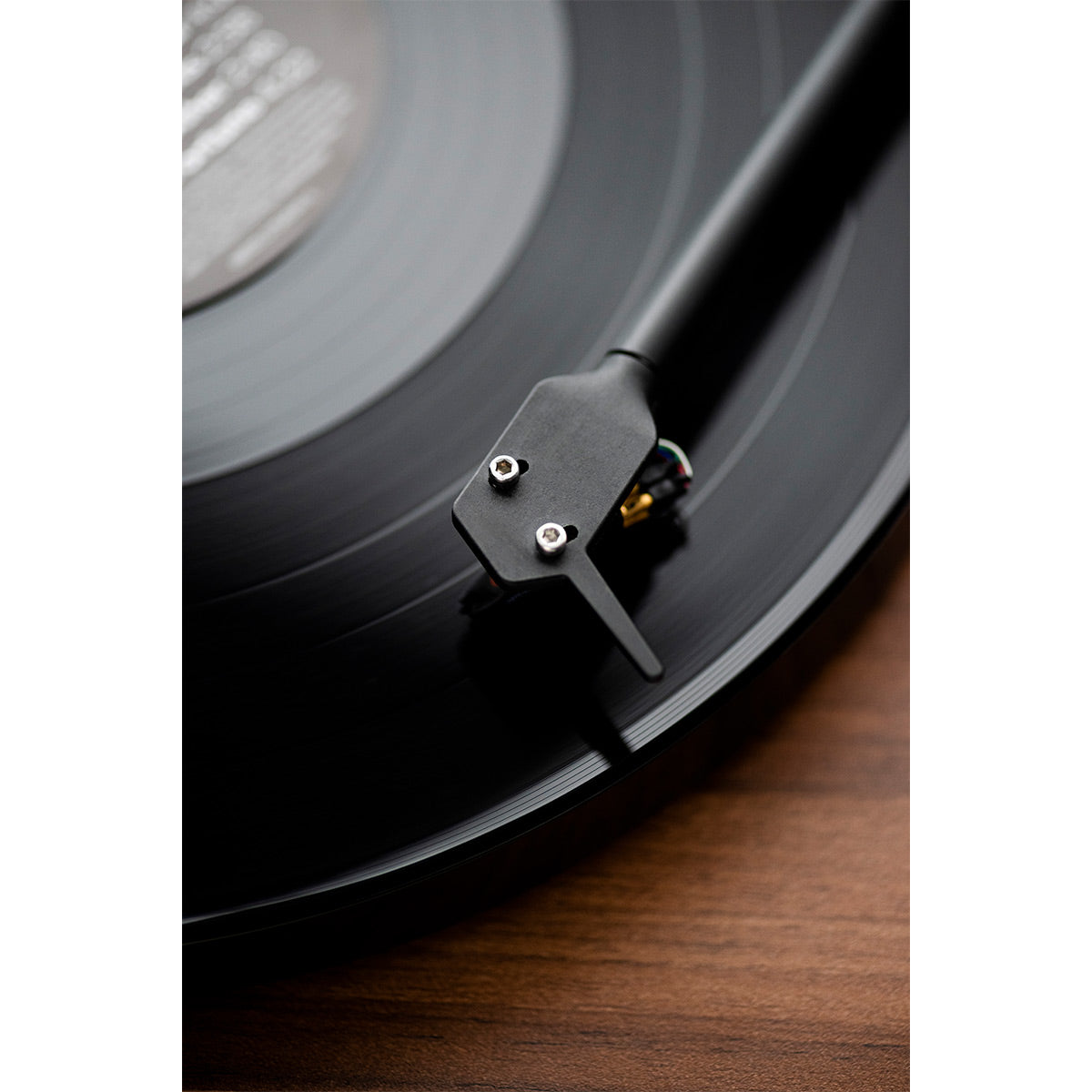 Pro-Ject E1 BT Plug & Play Turntable with Built-In Phono Preamp & BT Transmitter (Black)